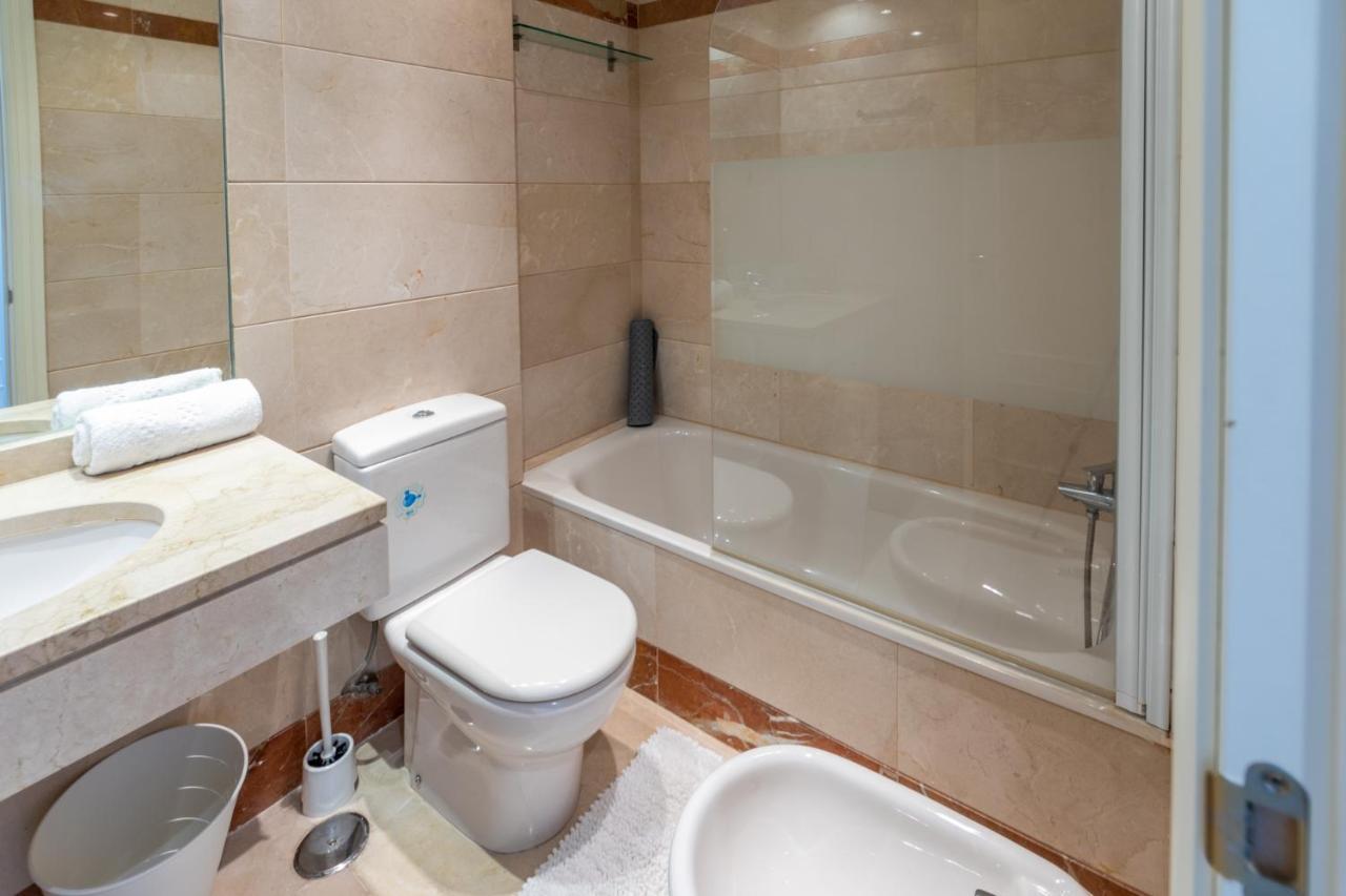2Br Calanova Grand Golf - Wifi/Ac/Pool Apartman Málaga Kültér fotó